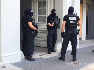 sek polizei berlin neukoelln 100kg goldmuenze big maple bode museum